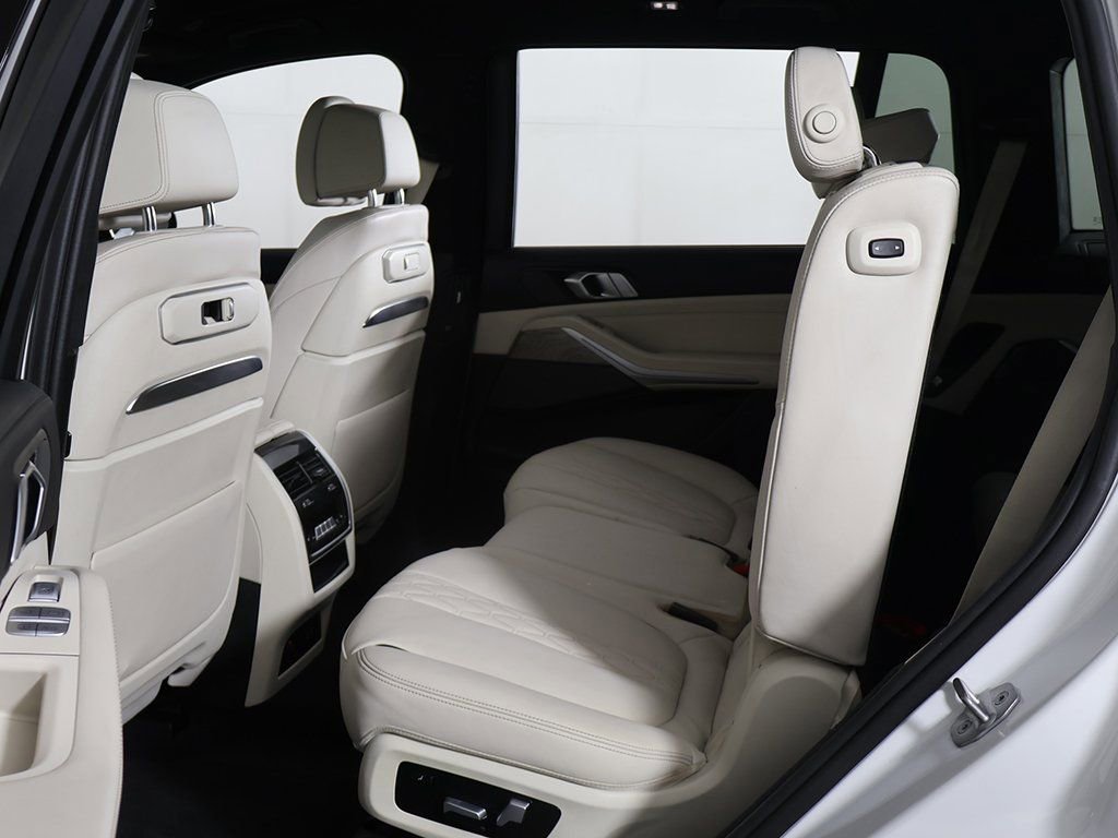 Used 2024 BMW X7 xDrive40i w/ Executive Package image 37