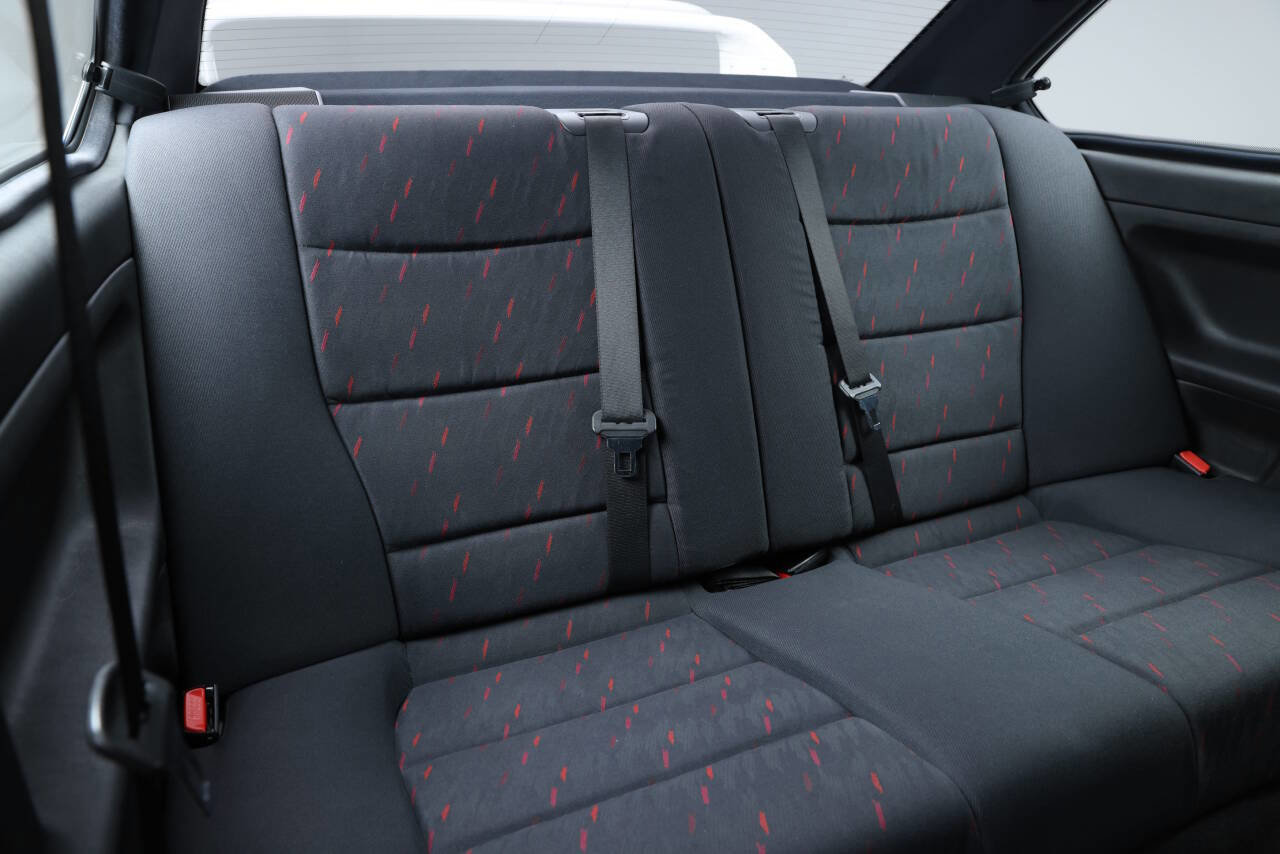 Used 1995 BMW M3 Coupe image 86