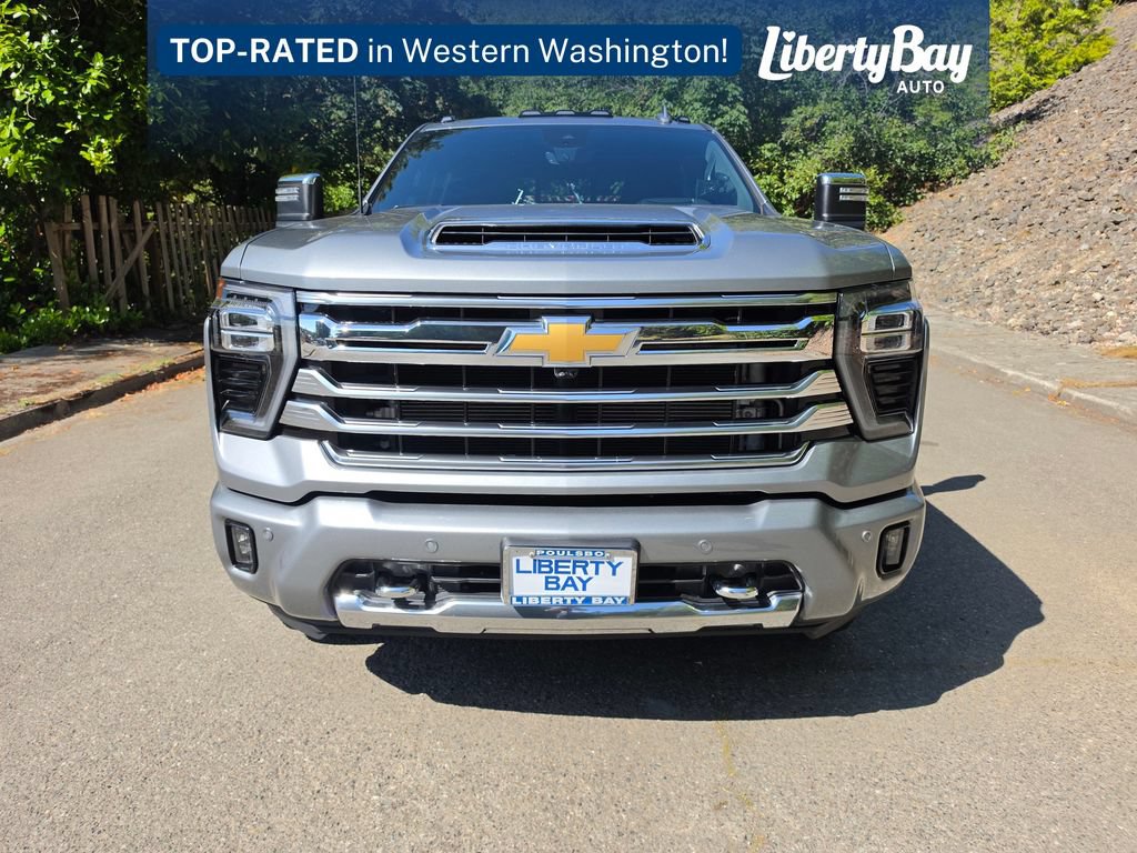 Used 2024 Chevrolet Silverado 3500 High Country w/ Technology Package AWD/4WD image 2