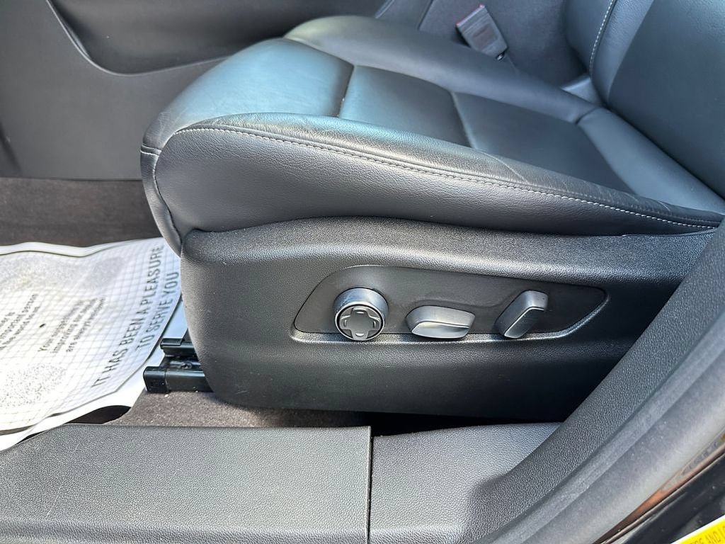 Used 2024 Cadillac XT4 Premium Luxury FWD image 21