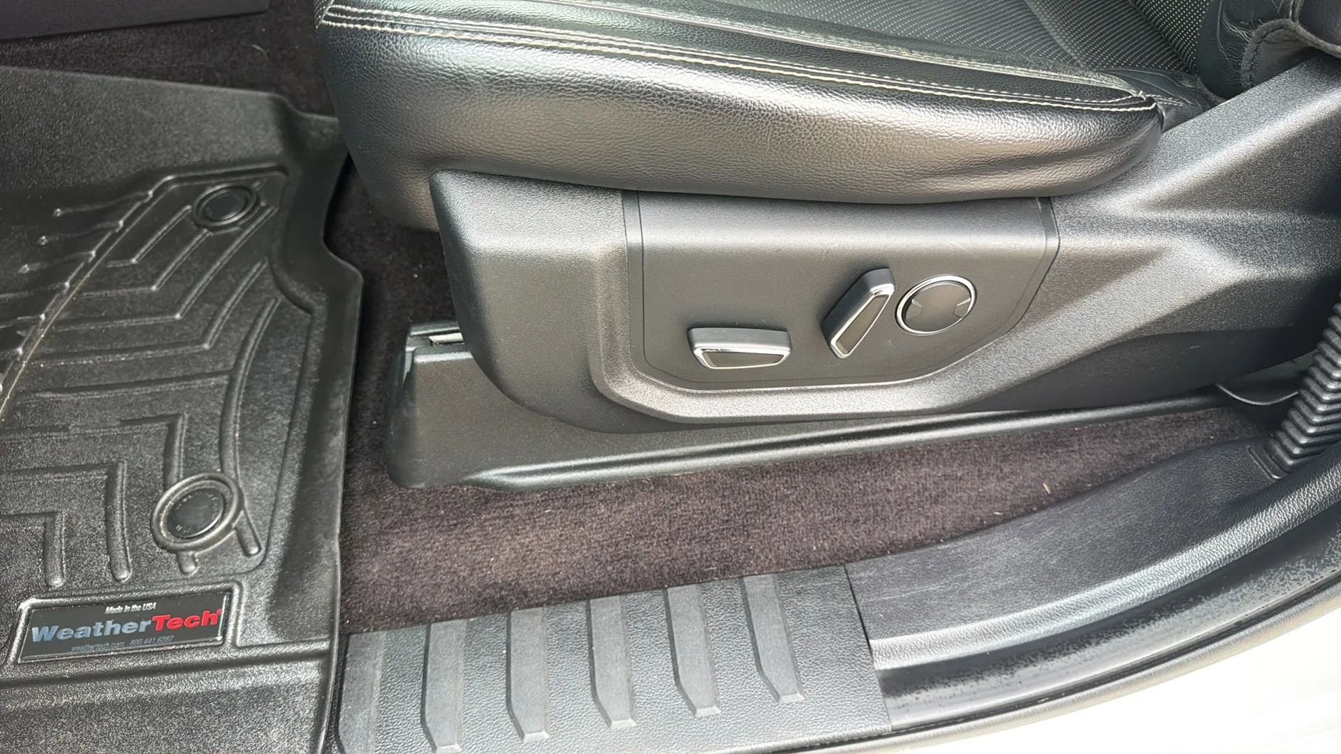 Used 2017 Ford F150 Lariat w/ Equipment Group 502A Luxury image 95