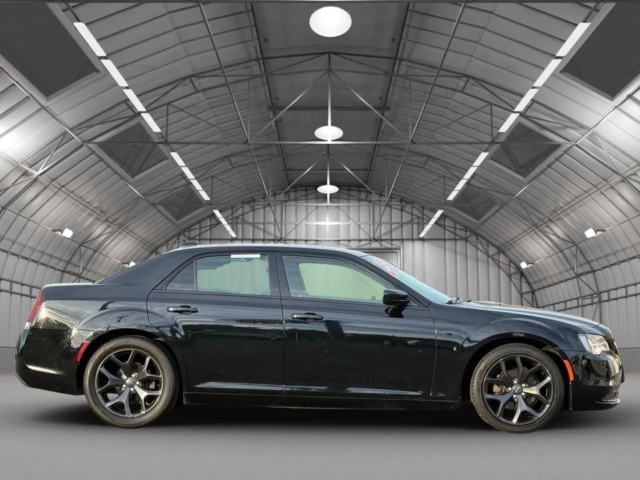 Used 2021 Chrysler 300 Touring w/ Sport Appearance Package RWD image 8