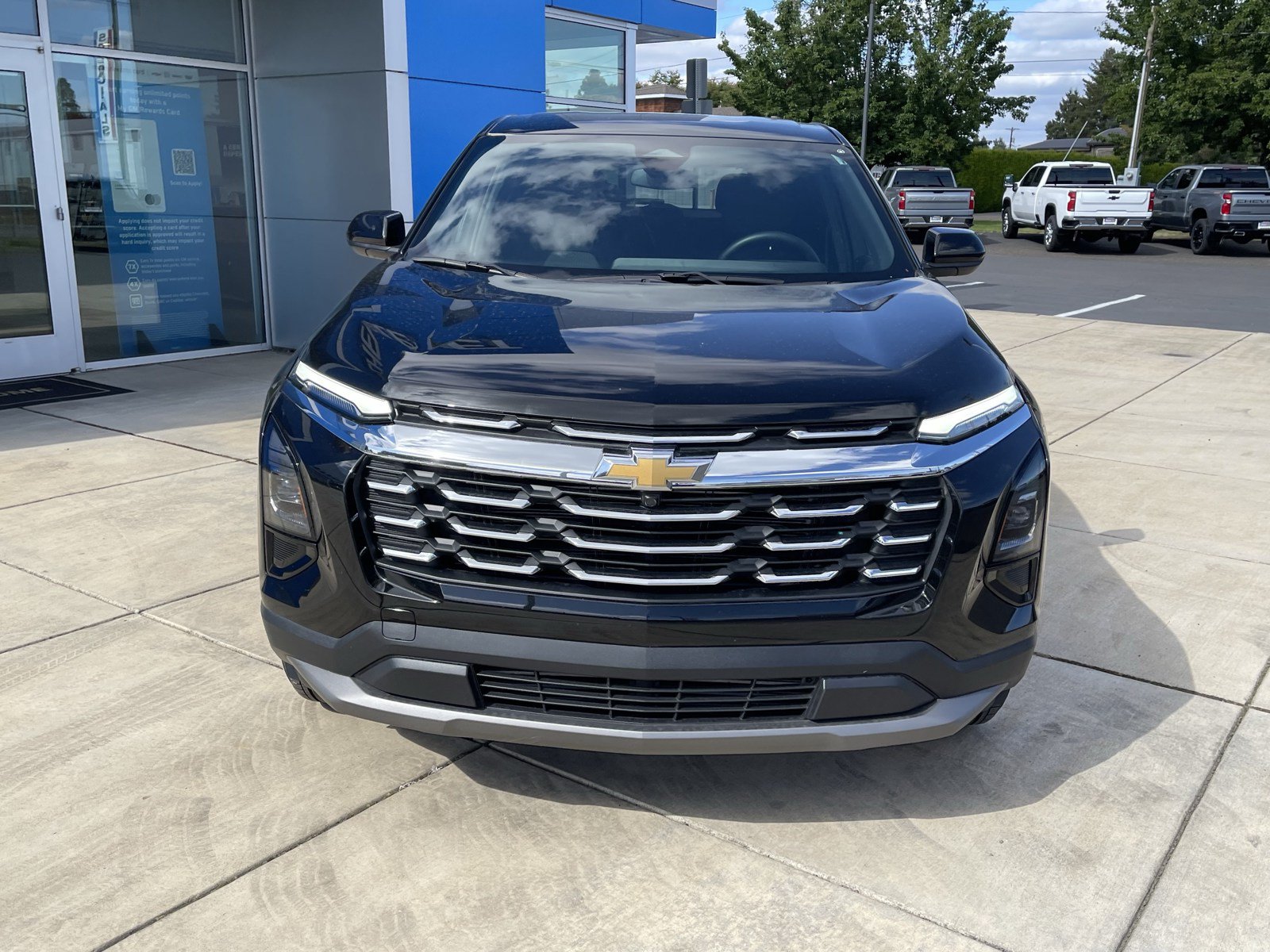 Used 2026 Chevrolet Equinox LT AWD/4WD image 8