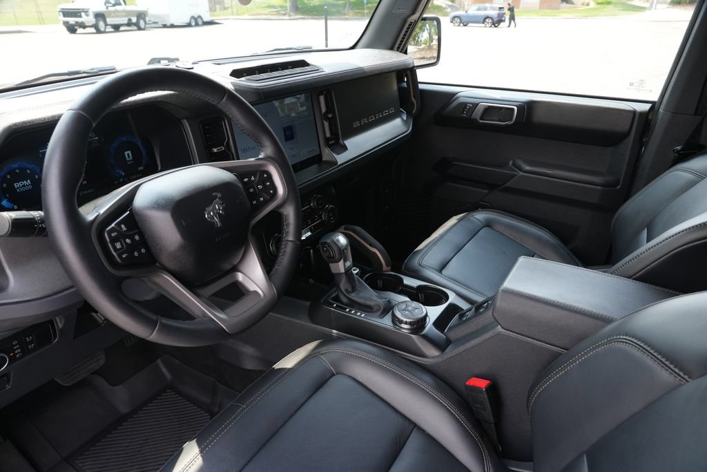 Used 2025 Ford Bronco Badlands AWD/4WD image 9