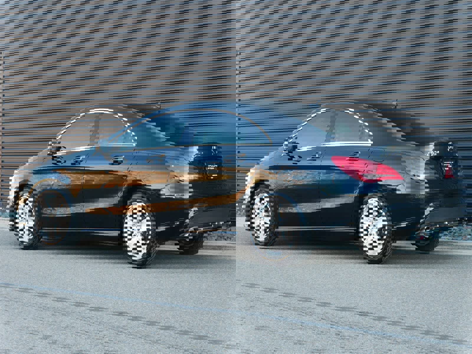 Used 2015 Mercedes-Benz CLA 250 4MATIC image 3