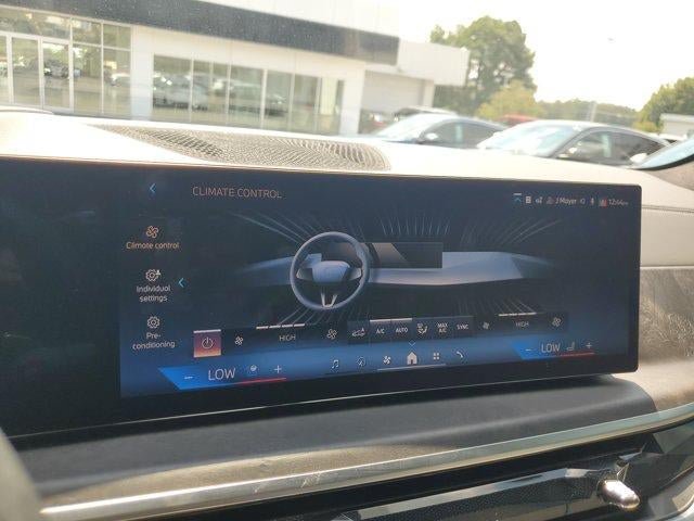 Used 2025 BMW X7 xDrive40i w/ M Sport Package AWD/4WD image 29