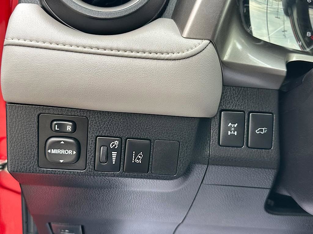 Certified 2017 Toyota RAV4 XLE AWD/4WD image 18