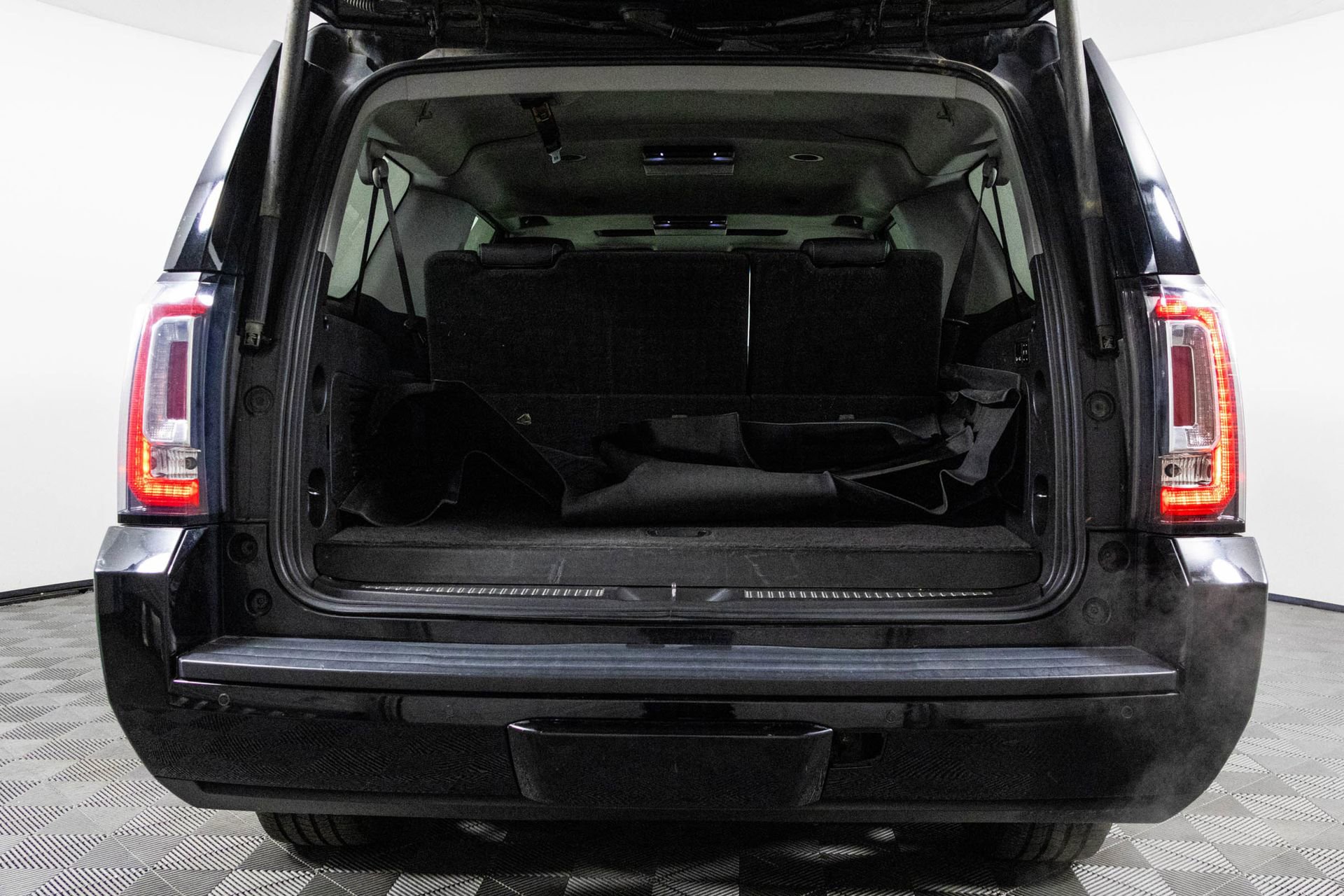 Used 2017 GMC Yukon XL SLT image 17