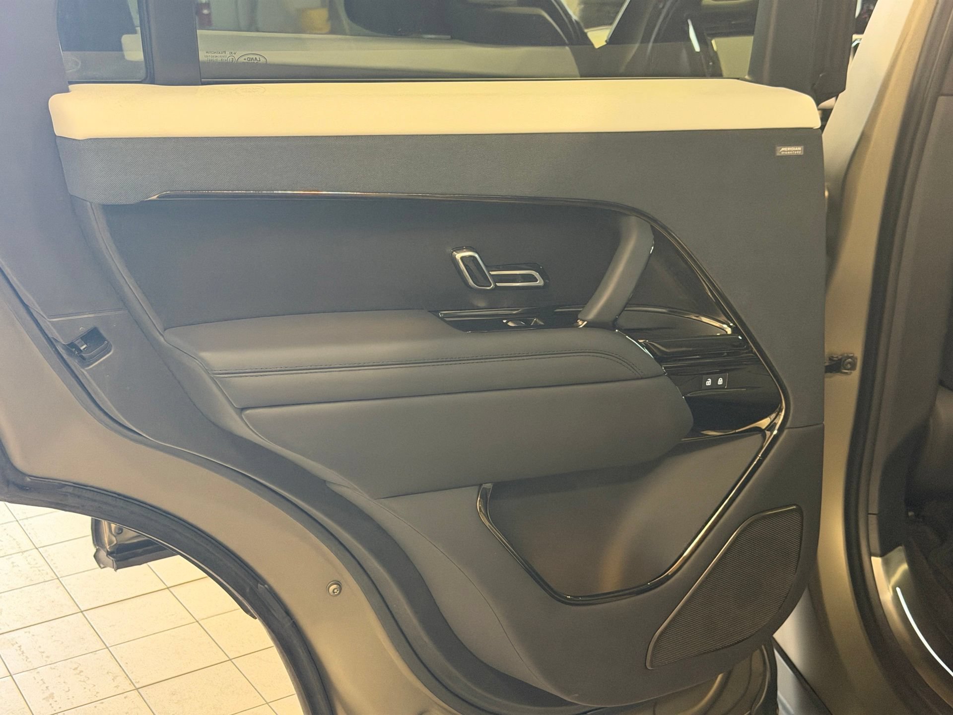 Certified 2024 Land Rover Range Rover Sport SV Edition One Carbon Bronze AWD/4WD image 45