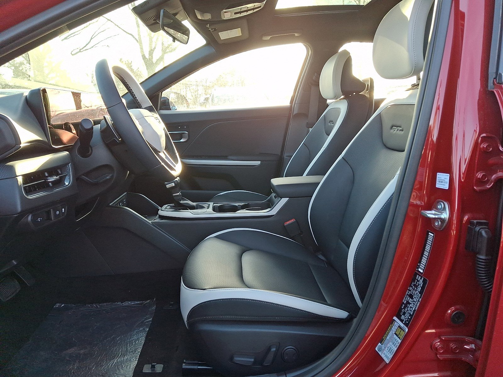 New 2025 Kia K4 GT-Line w/ GT-Line Premium Package FWD image 6