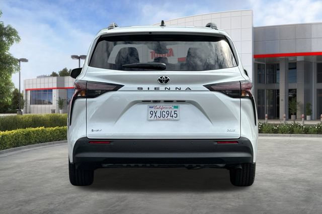 Certified 2026 Toyota Sienna XLE FWD image 6