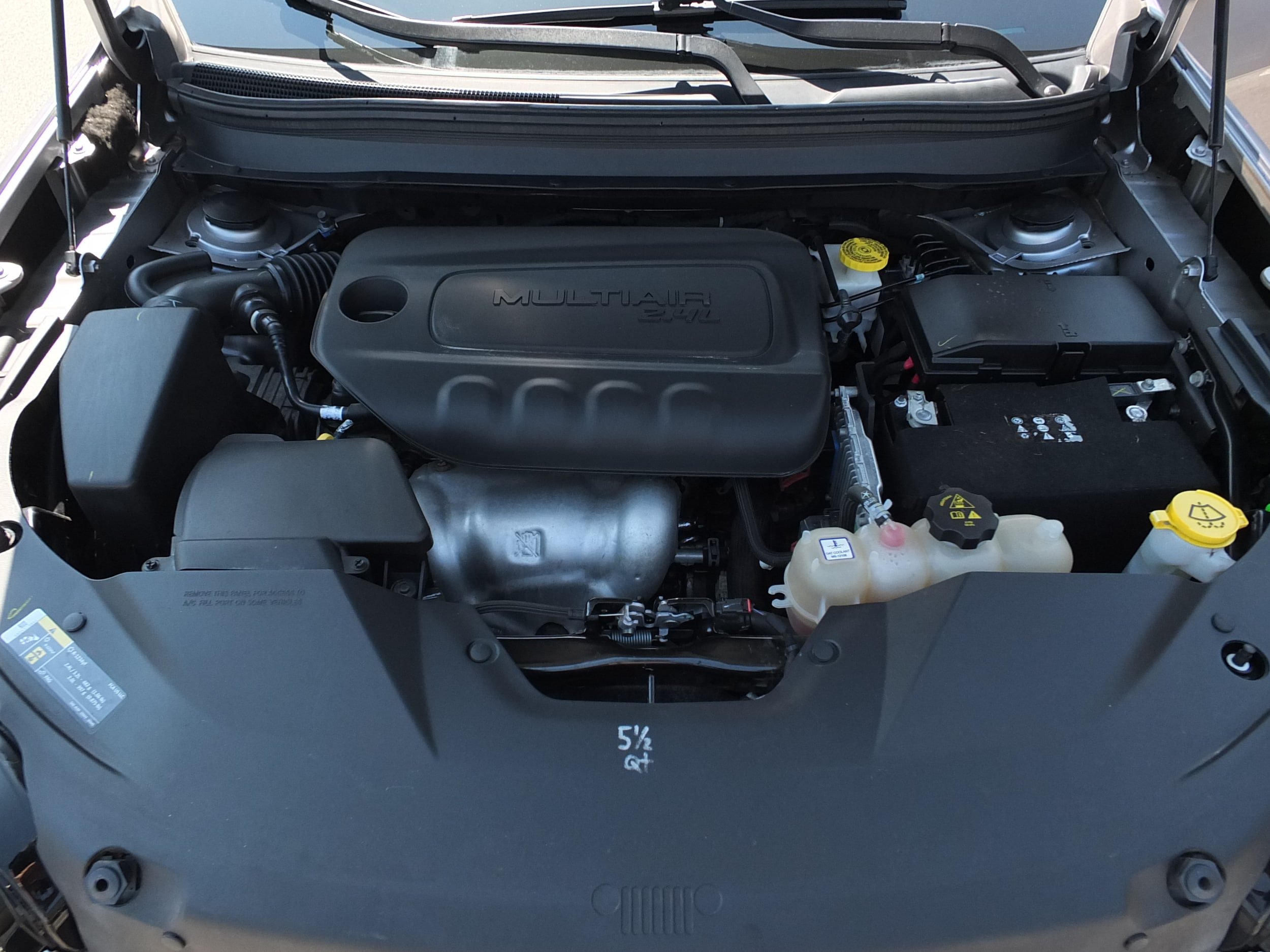 Used 2019 Jeep Cherokee Latitude w/ Popular Appearance Group FWD image 10