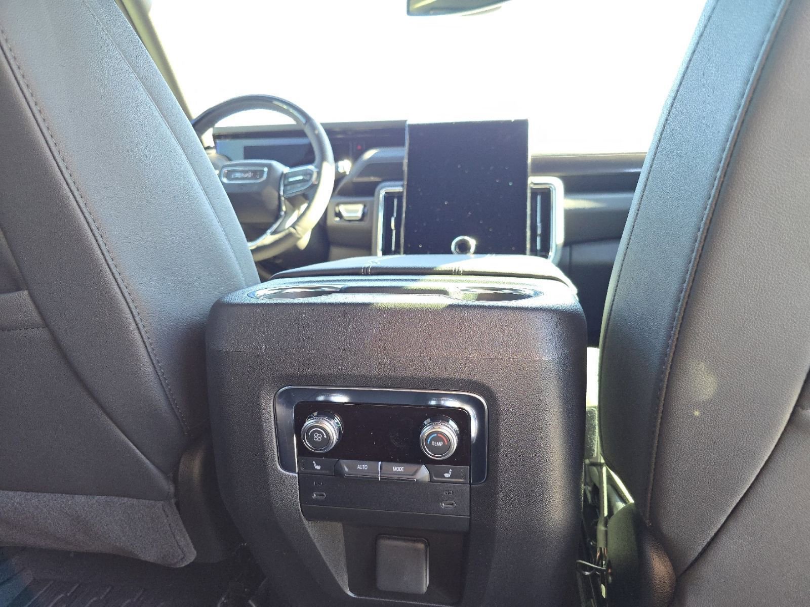 New 2026 GMC Yukon XL Elevation image 29