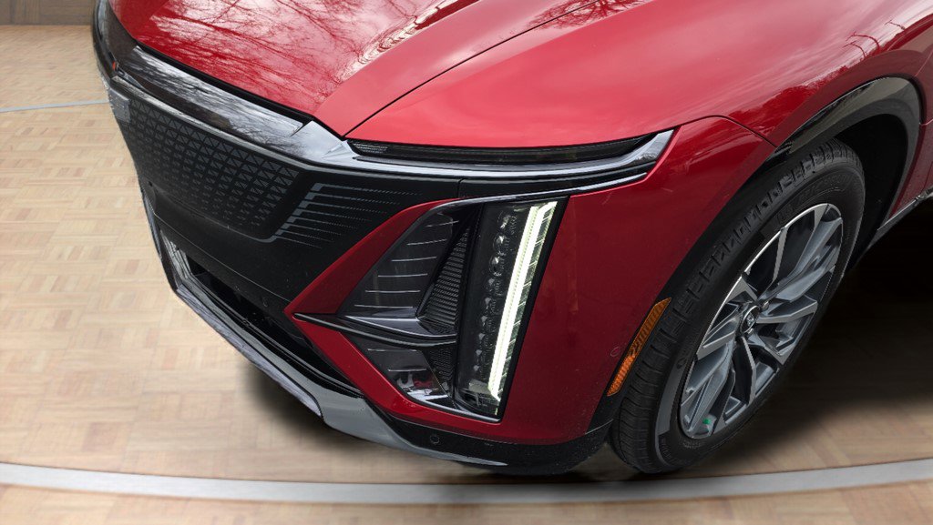Certified 2025 Cadillac Lyriq Sport image 9