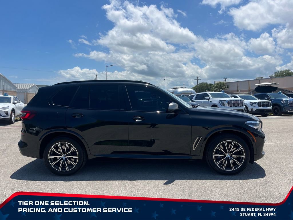 Used 2022 BMW X5 M50i w/ Parking Assistance Package AWD/4WD image 8
