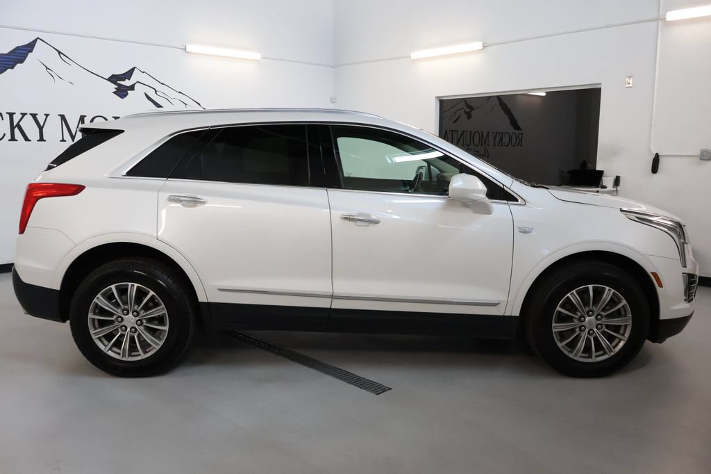 Used 2018 Cadillac XT5 Luxury w/ Driver Awareness Package AWD/4WD image 8