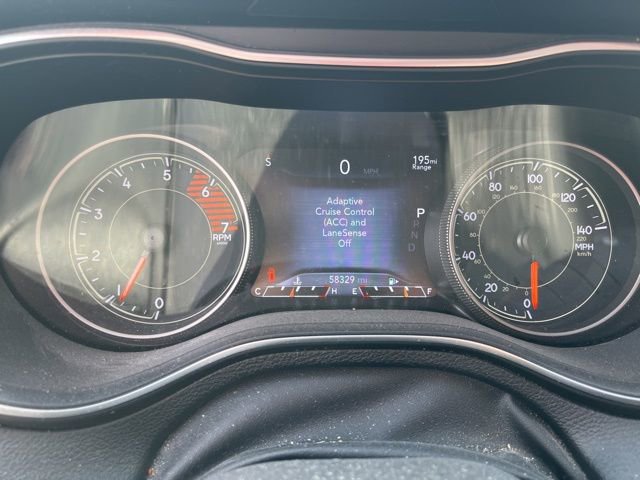 Used 2019 Jeep Cherokee Trailhawk image 9