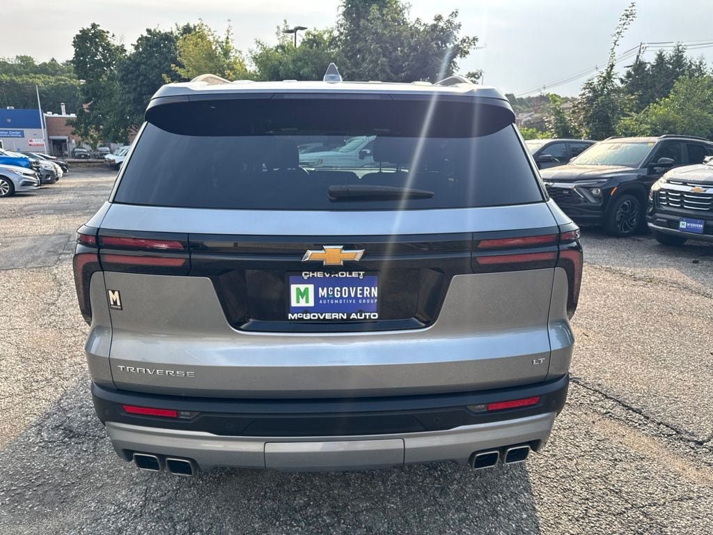 Used 2024 Chevrolet Traverse LT w/ LPO, Floor Liner Package FWD image 37