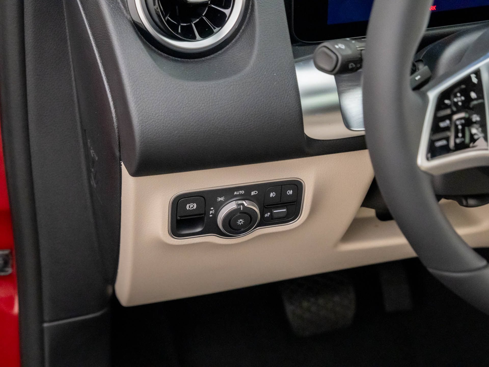 New 2026 Mercedes-Benz GLB 250 4MATIC image 21