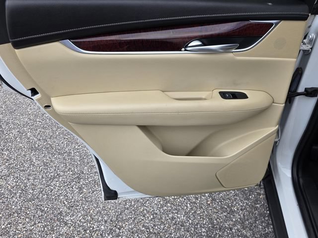 Used 2017 Cadillac XT5 Premium Luxury FWD image 37