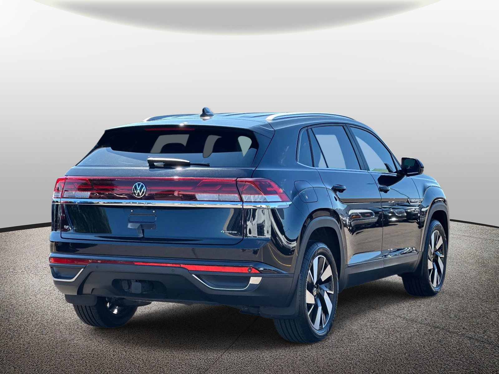 Used 2024 Volkswagen Atlas Cross Sport SE w/ Adventure Package AWD/4WD image 4