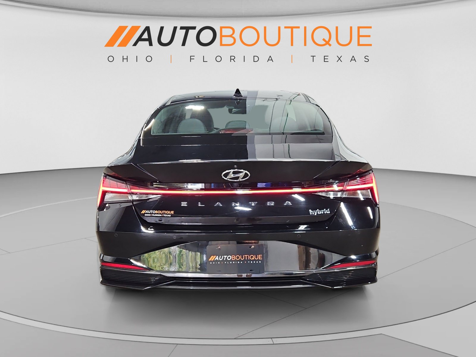 Used 2022 Hyundai Elantra Limited w/ Cargo Package FWD image 4