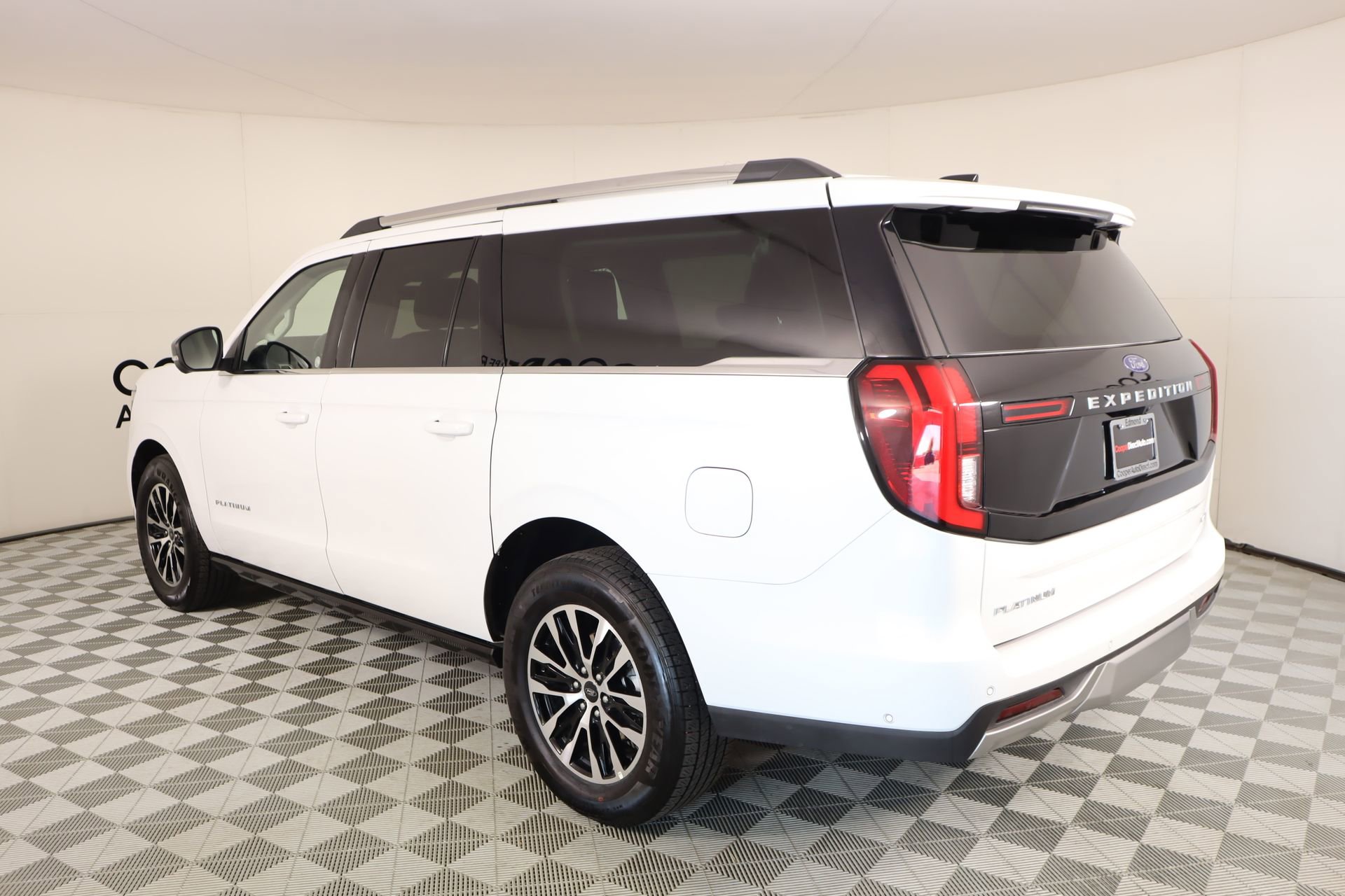 Used 2025 Ford Expedition Max Platinum AWD/4WD image 25