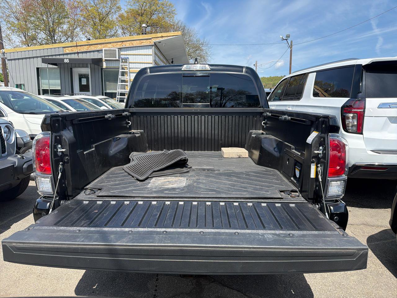 Used 2023 Toyota Tacoma TRD Off-Road w/ TRD Premium Off Road Package AWD/4WD image 9