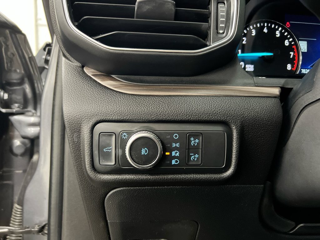 Used 2022 Ford Explorer Limited w/ Equipment Group 301A AWD/4WD image 19