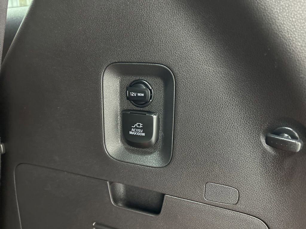 Used 2025 Kia Carnival SX image 39