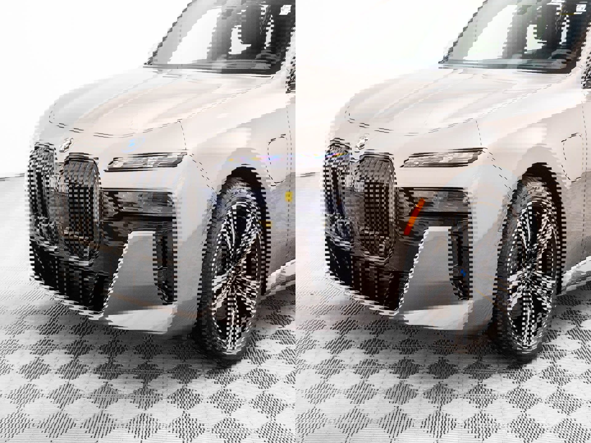 New 2026 BMW 750e xDrive w/ Executive Package image 47