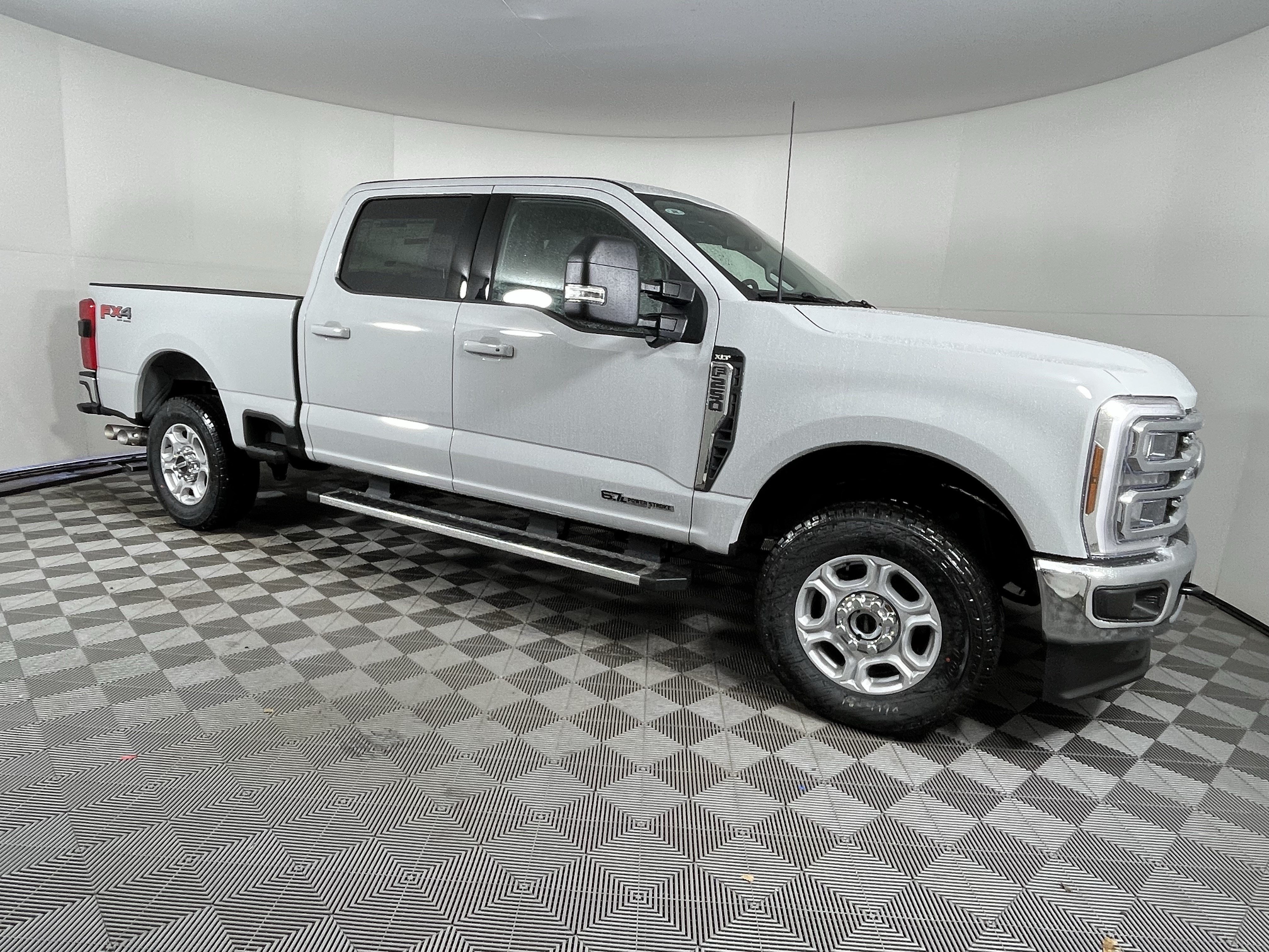 New 2026 Ford F250 XLT w/ XLT Premium Package AWD/4WD image 6