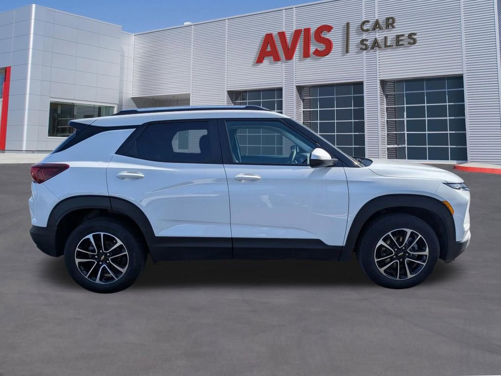 Used 2025 Chevrolet TrailBlazer LT image 5