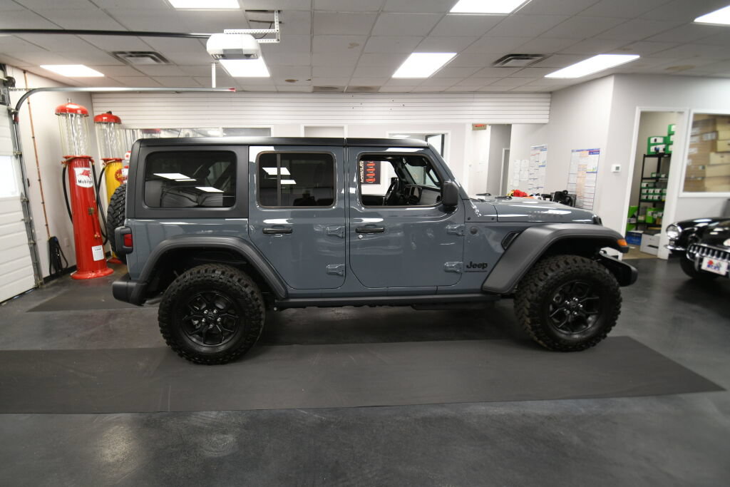 Used 2026 Jeep Wrangler Unlimited Sport AWD/4WD image 9