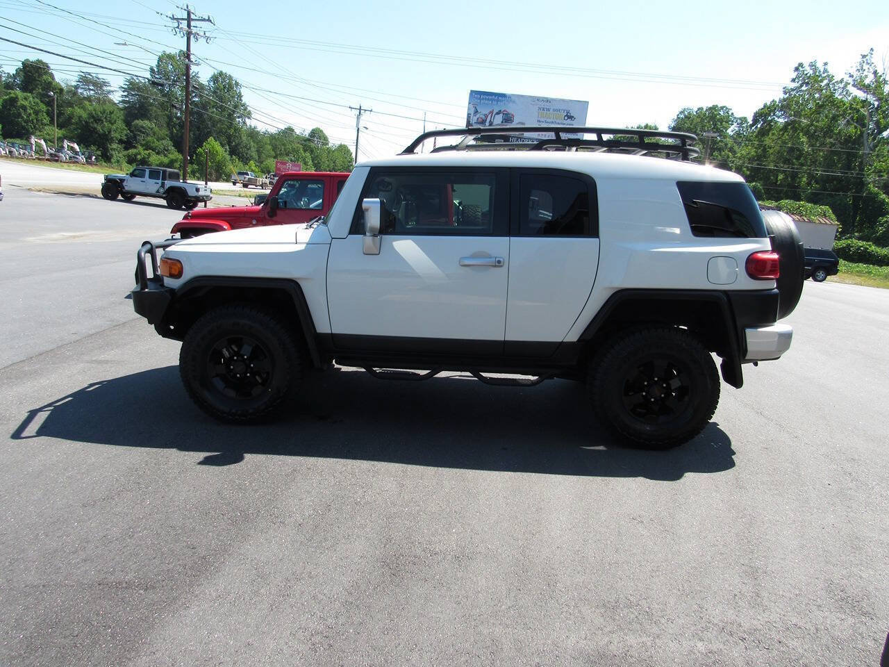 Used 2014 Toyota FJ Cruiser 4WD w/ Upgrade Package image 7