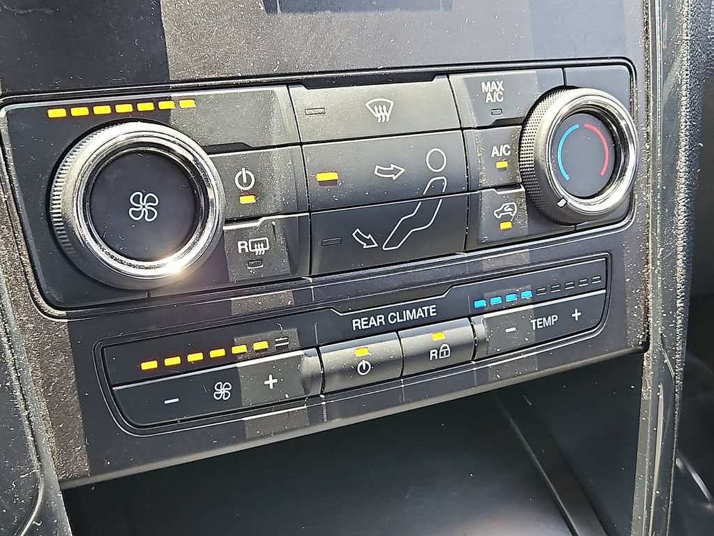 Used 2019 Ford Explorer XLT w/ Class III Trailer Tow Package AWD/4WD image 18