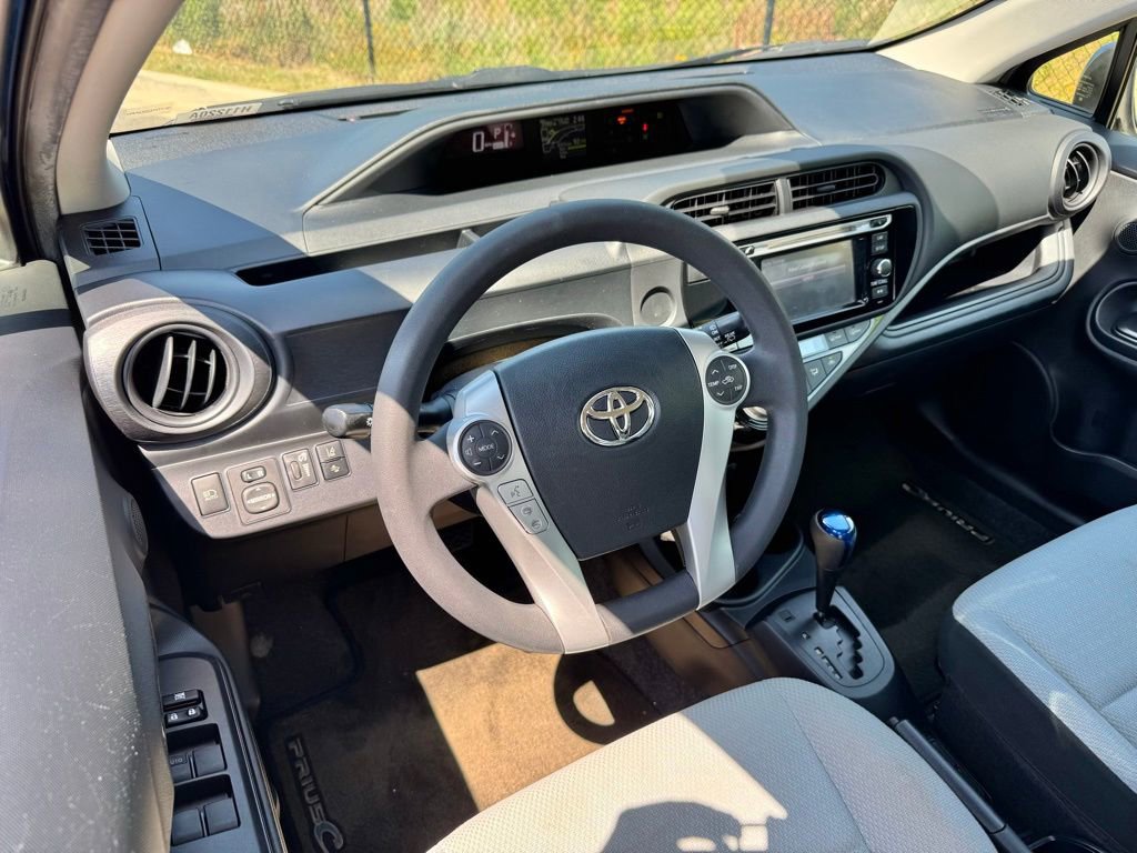 Used 2017 Toyota Prius C One image 15