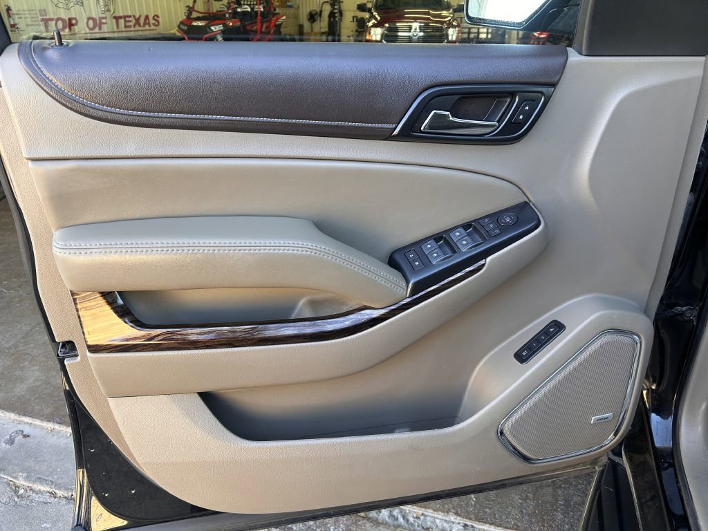 Used 2018 GMC Yukon SLT w/ Premium Edition AWD/4WD image 3