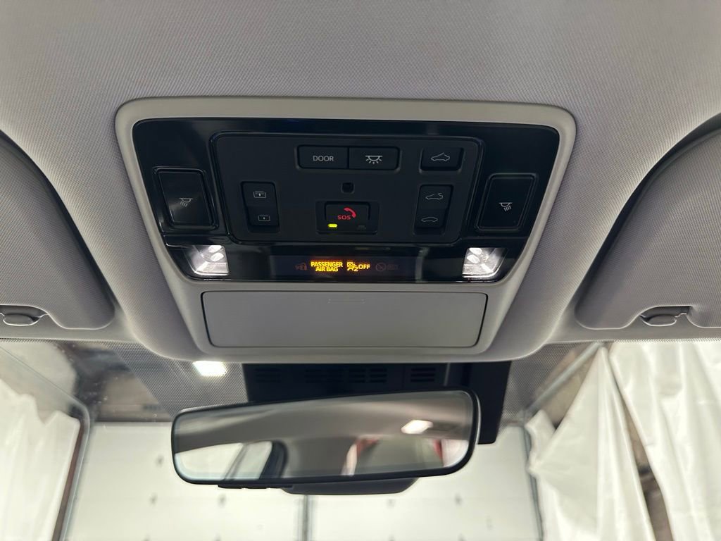 Used 2025 Toyota Grand Highlander AWD image 39