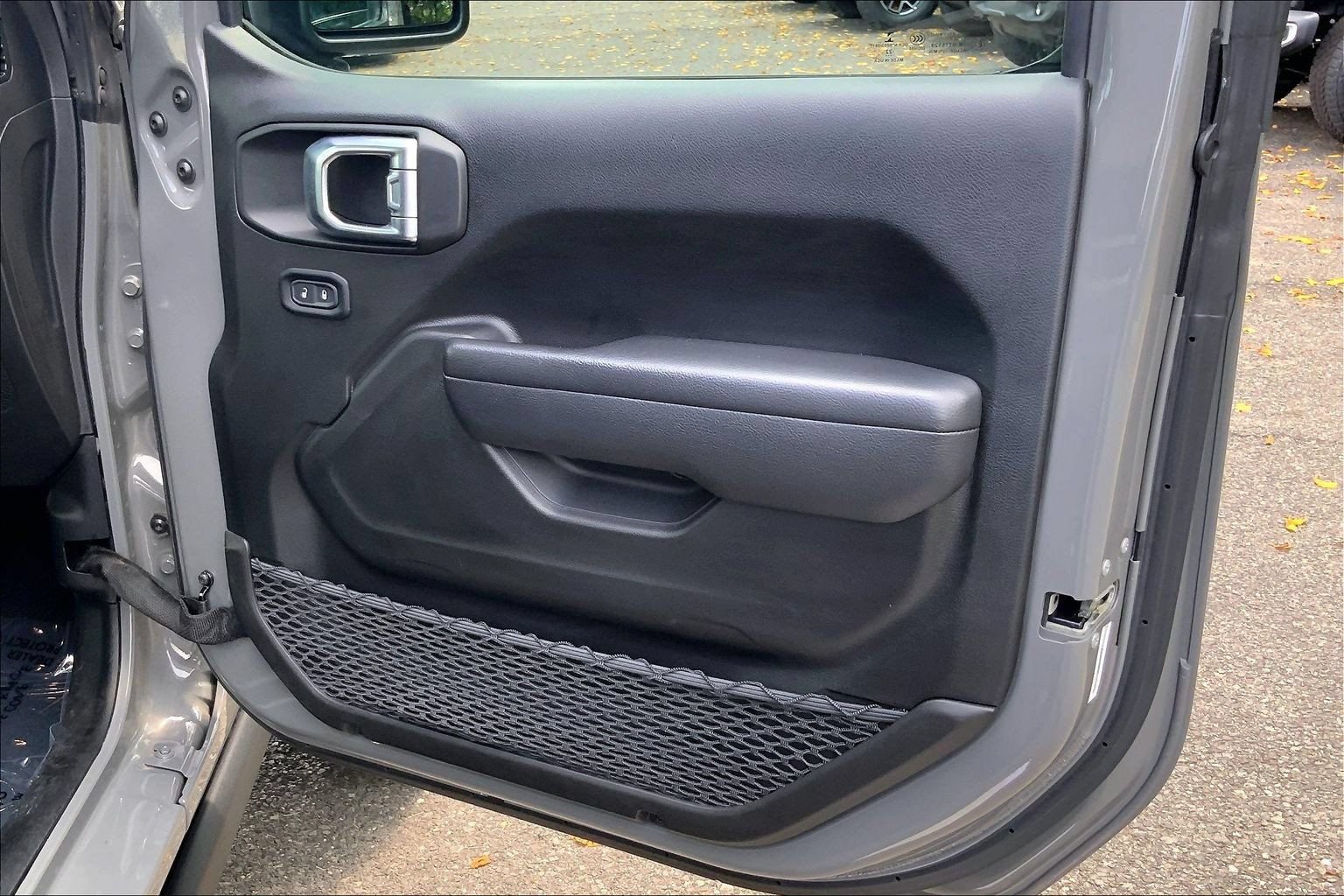 Certified 2022 Jeep Wrangler Sport AWD/4WD image 19