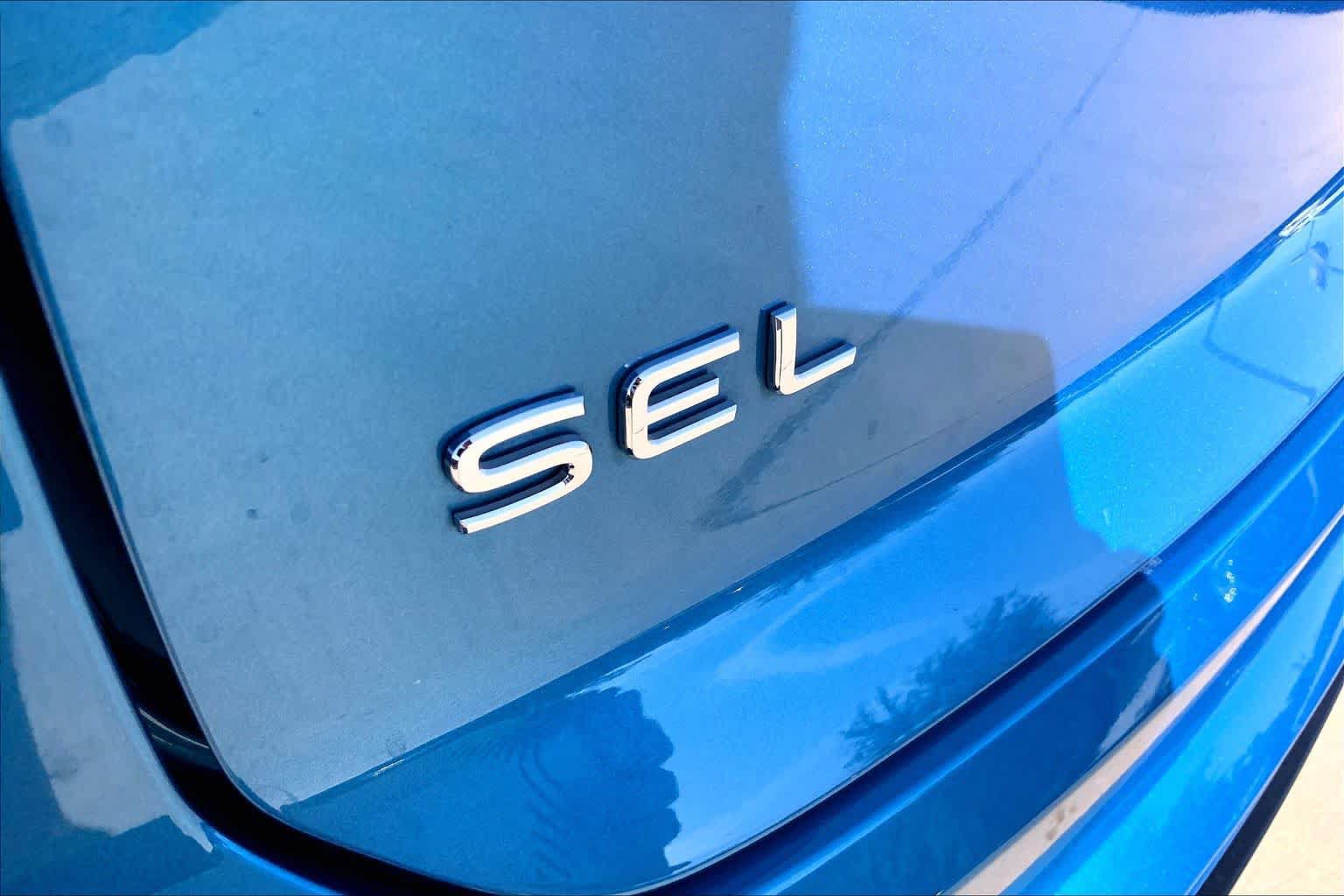 Used 2024 Volkswagen Atlas Cross Sport SEL Premium R-Line AWD/4WD image 30