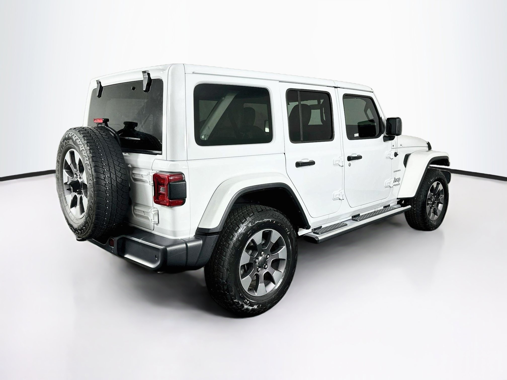 Used 2020 Jeep Wrangler Unlimited Sahara AWD/4WD image 9