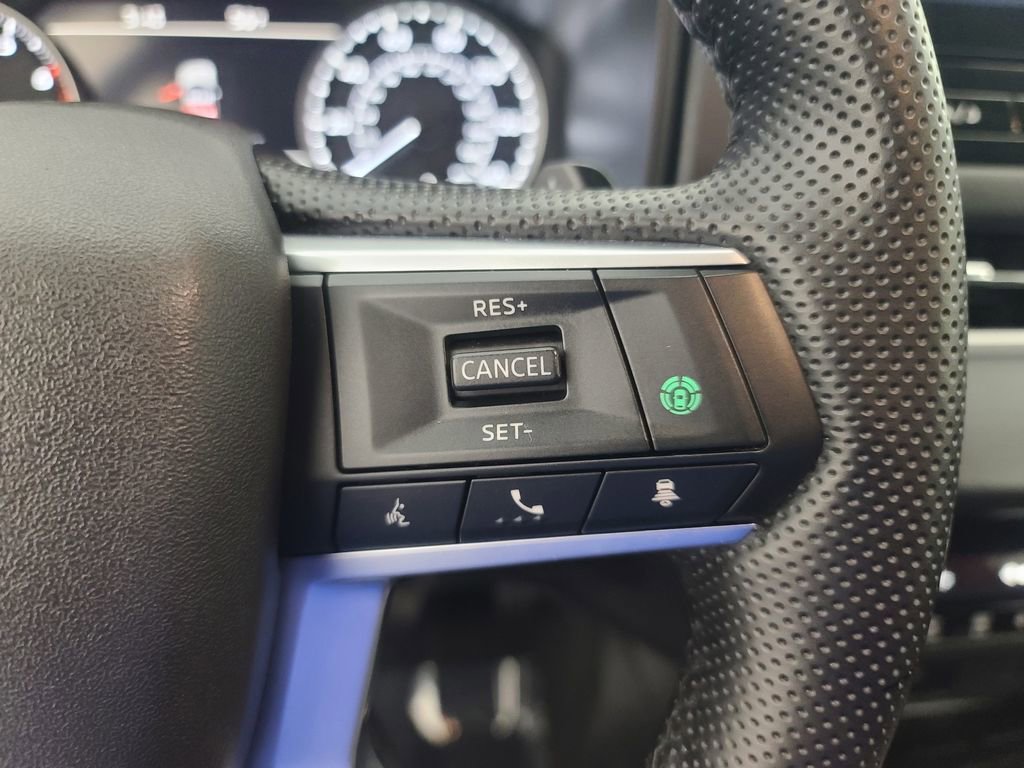 Used 2025 Mitsubishi Outlander SE image 32