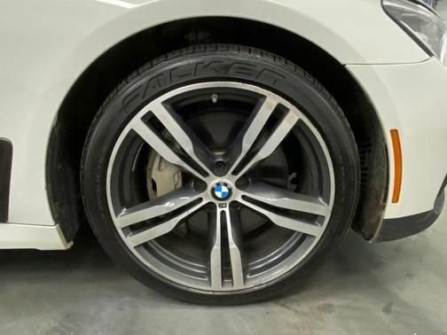 Used 2016 BMW 750i xDrive AWD/4WD image 15