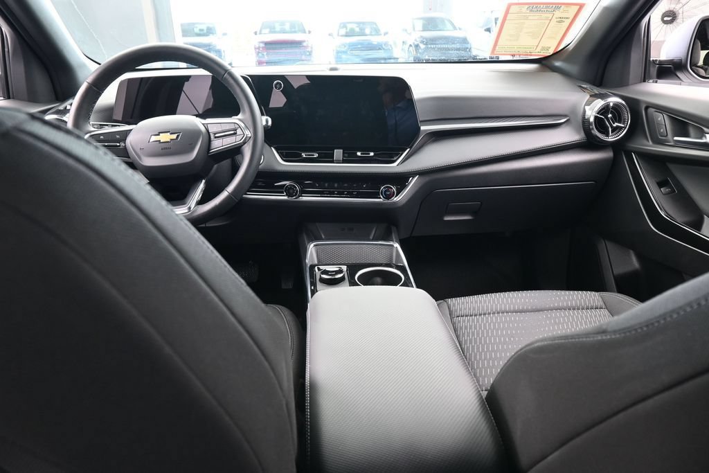 Used 2026 Chevrolet Equinox LT FWD image 39