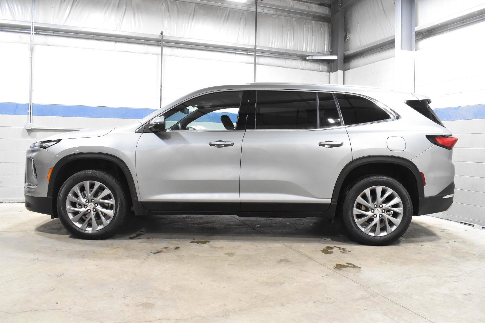 Used 2025 Buick Enclave Preferred image 22