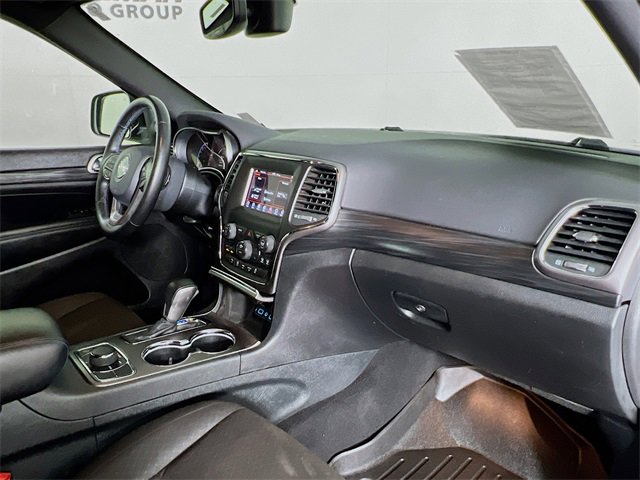 Used 2020 Jeep Grand Cherokee Laredo image 37