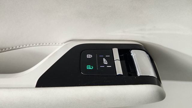 New 2026 Volvo EX90 Plus AWD/4WD image 10