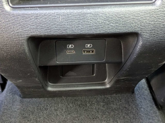 Used 2024 Mitsubishi Outlander FWD image 16