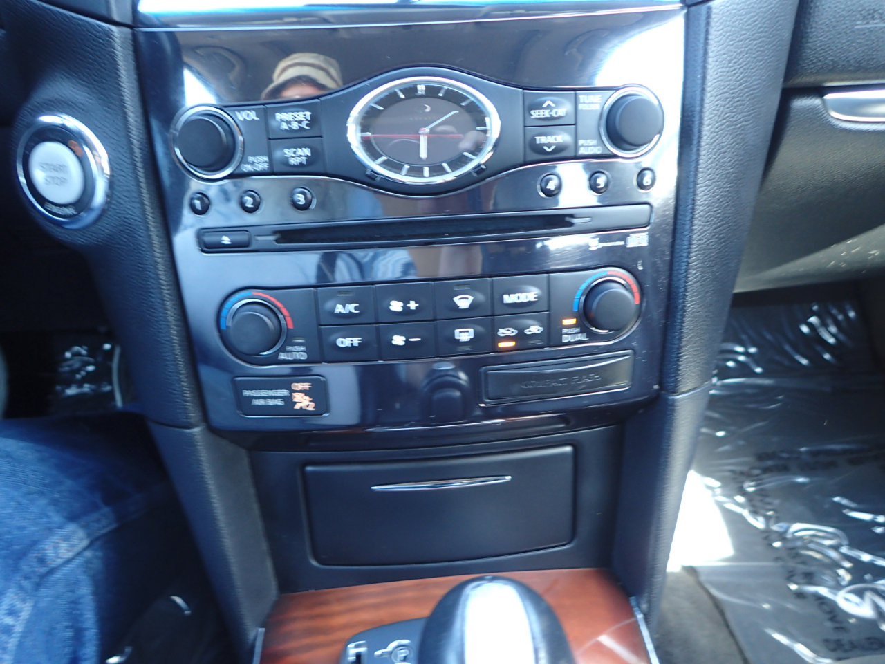 Used 2009 INFINITI FX35 AWD w/ Navigation Pkg image 23